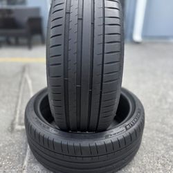 225 40 19 (2) (P44) TIRES MICHELIN PILOT SPORT 4  85% TREAD 