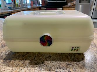 Caboodles Carrying Case white pick up in Coral Springs 33071