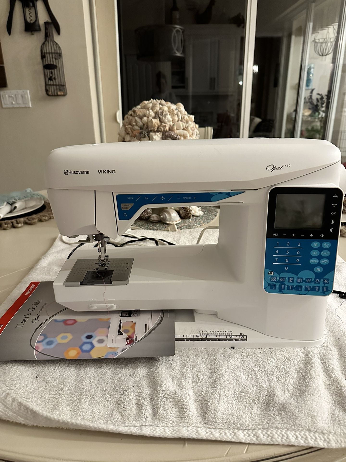 Sewing machine Husqvarna, Viking Opal 650 for Sale in Cape Coral, FL