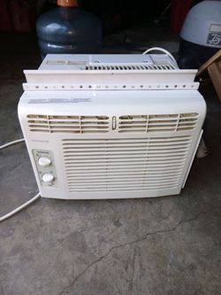 3 Yr Old Frigidaire Window Air Conditioner 5000 BTU