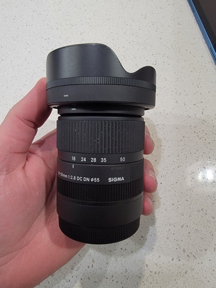 Sigma 18-50mm f/2.8 DC DN Contemporary Lens for Sony E