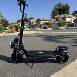 Dual-motor high-speed electric scooter