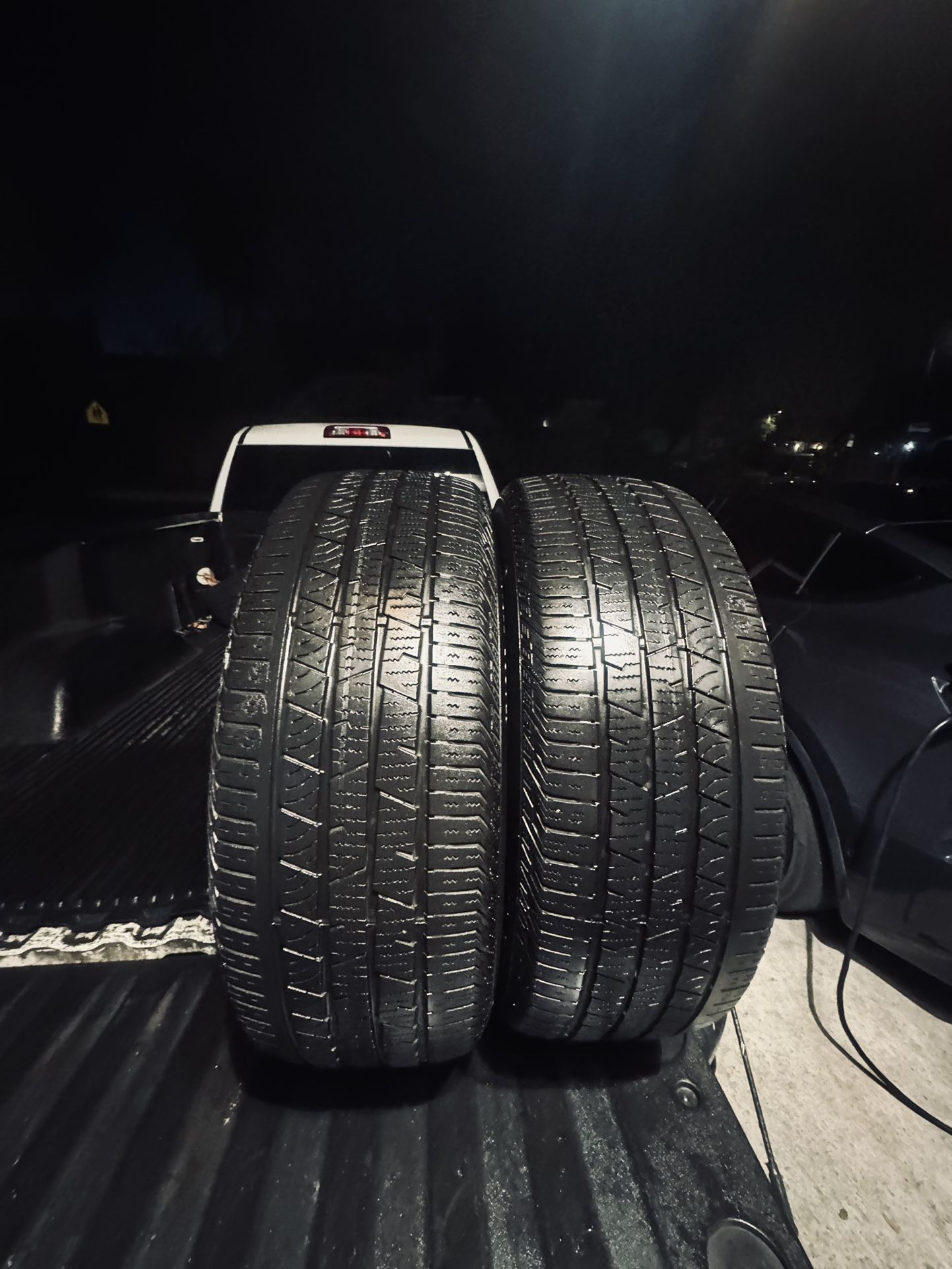 235/60/18 Continental Crosscontact LX sport 50%+ Tread (2)