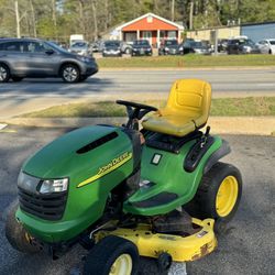 John Deere  L130 Riding Mower 