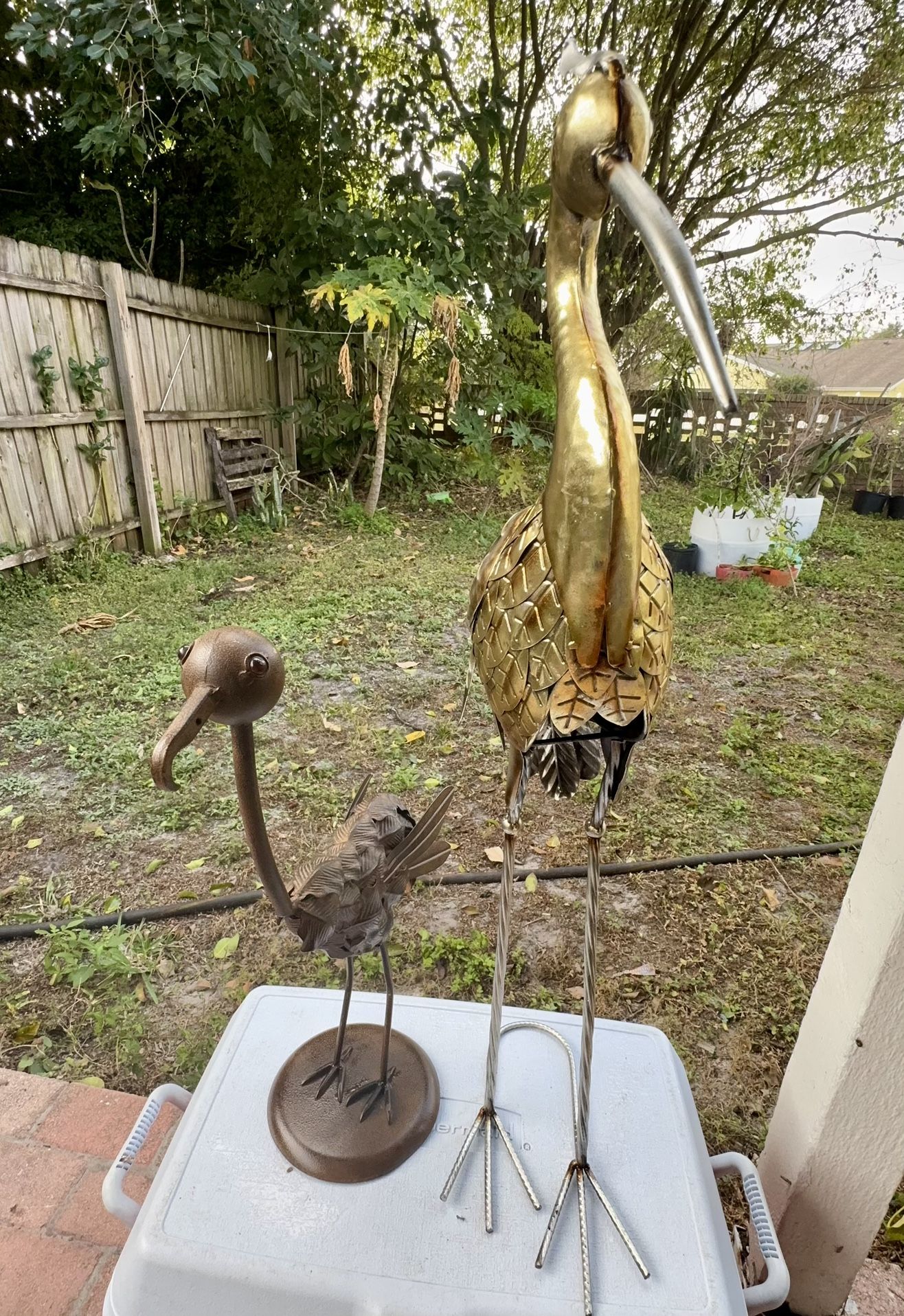 Cosco three step folding ladder in good working condition. This ladder is lightweight with a strong aluminum frame and wide non slip steps. The top ha