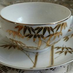 Vintage Geisha Teacup & Saucer. 