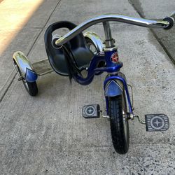 TODDLER SCHWINN TRICYCLE BLUE BIKE 