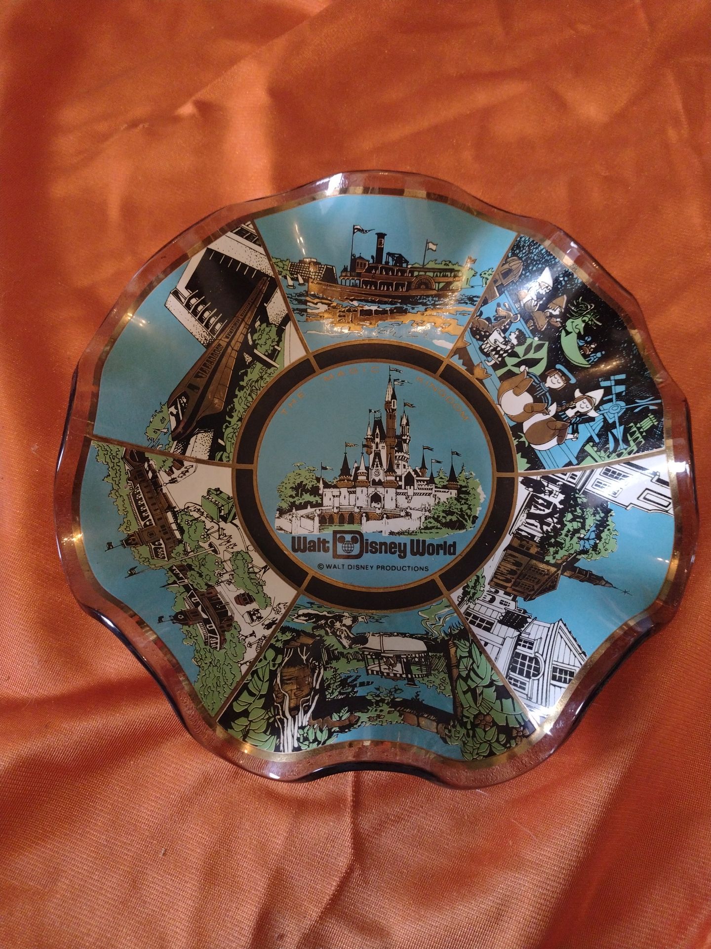 Vintage Walt Disney World Magic Kingdom Souvenir Plate - Retro 70s/80s