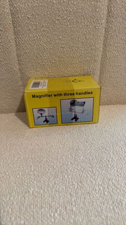 Magnifier helping hands