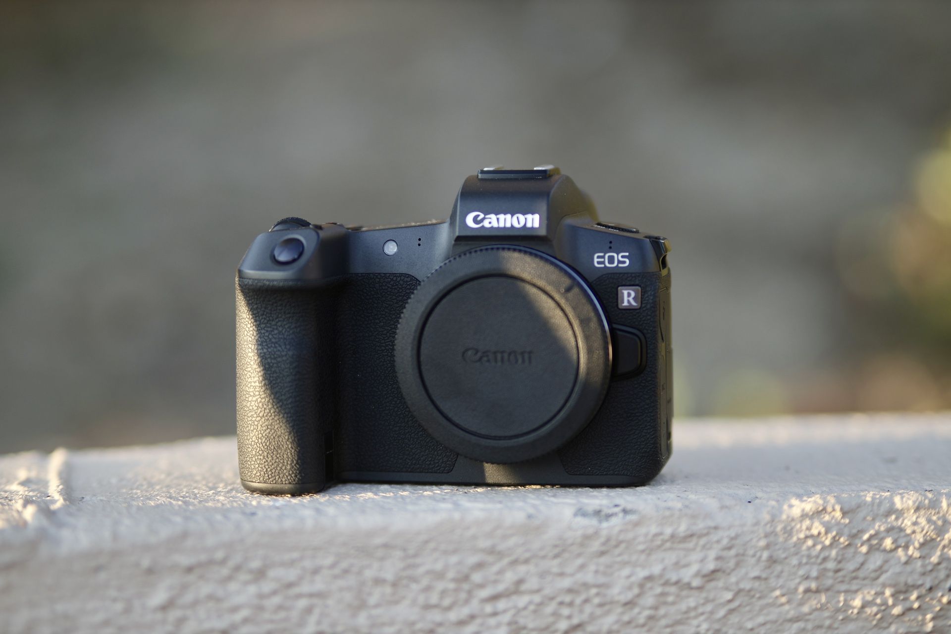 Canon EOS R