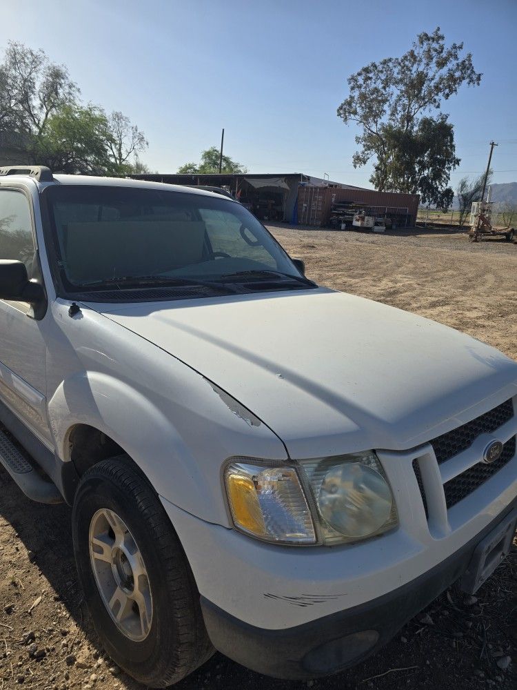 2004 Ford Explorer Sport Trac XLT