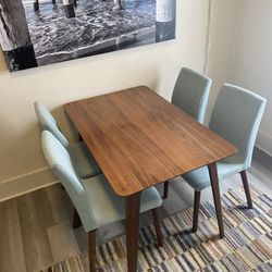 Dinner Table and 4 Chair Set
