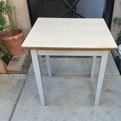 Steel Metal Modern Waiting Room Guest End Table in Silver , Wooden Top.