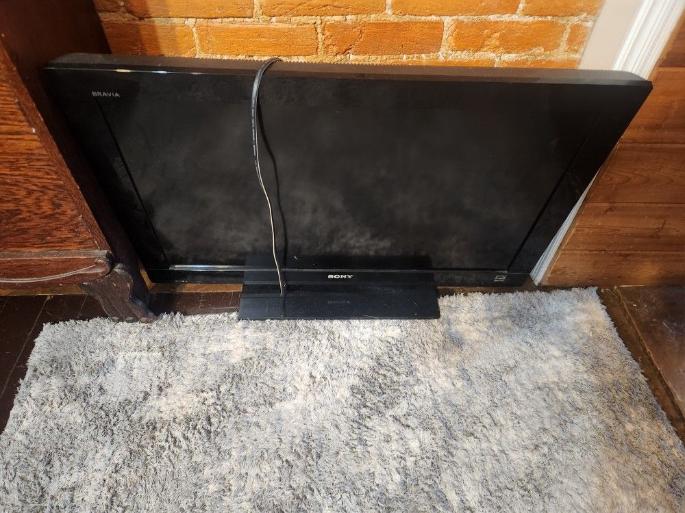 FREE Sony 32 Inch LCD FLAT SCREEN TVFREE