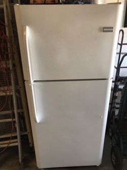 Frigidaire refrigerator ice cold $150.00 I can deliver for a small fee