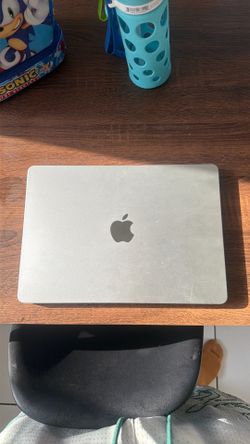 M2 MacBook 2022 a5 a2681