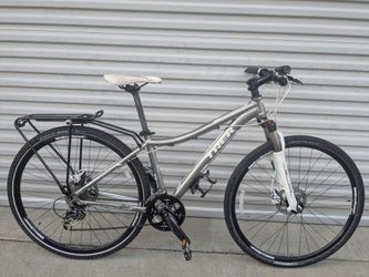 Small Trek Neko Hybrid Bicycle - Commuter City