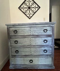 Shabby Dresser / FREE delivery 🚚