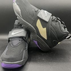 💯 % Authenticity Guarantee, Nike Air Diamond Turf Black/White-Club Purple *