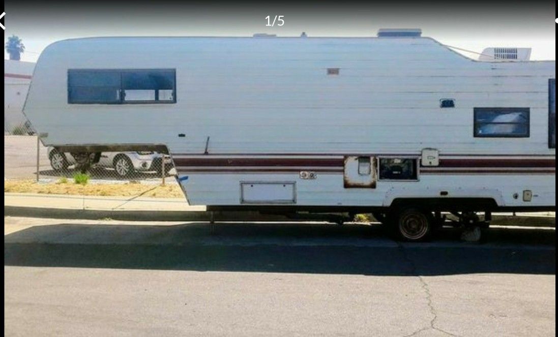 1984 FLEETWOOD PROWLER TRAVEL TRAILER