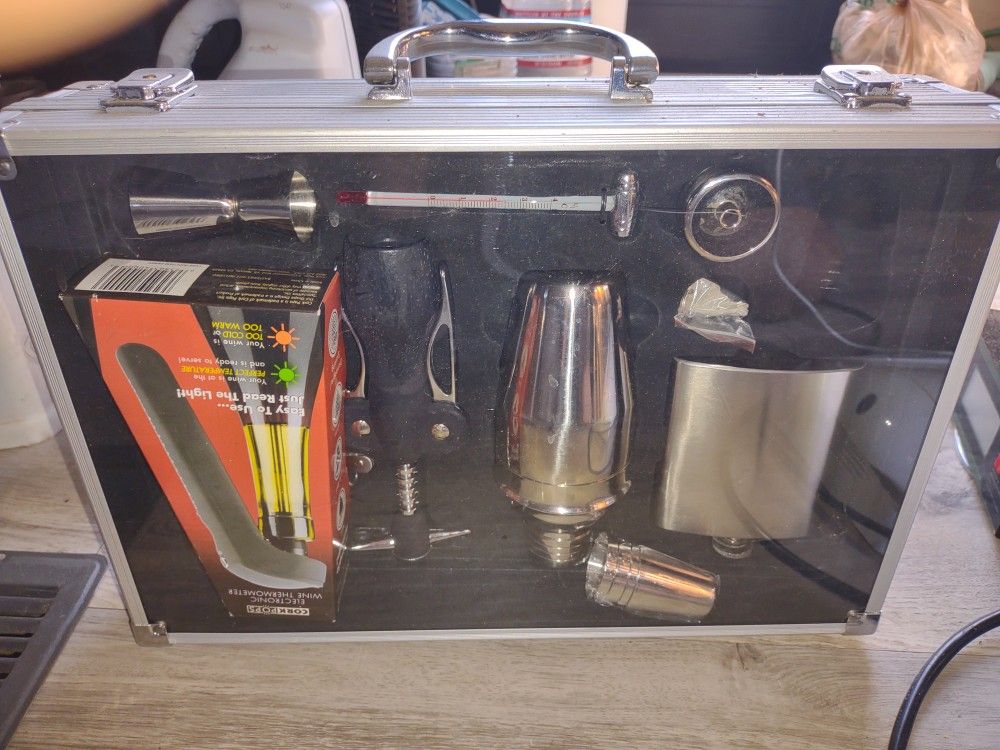 NICE Portable BAR in Original Case