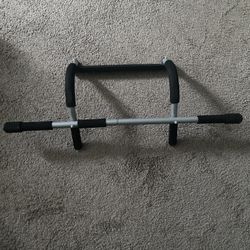 Pull Up Bar