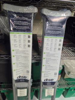 NEW  ALUMINUM CRUTCHES https://offerup.com/redirect/?o=Rk9SLkFEVUxU