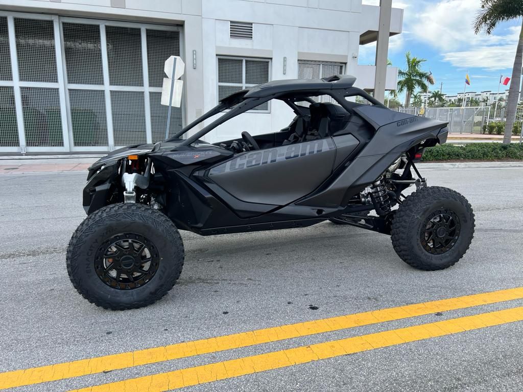 2024 Can-am Maverick R SS