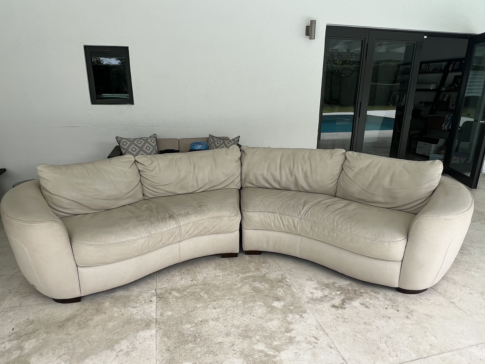 Crème Leather Couch 60 Dollars!