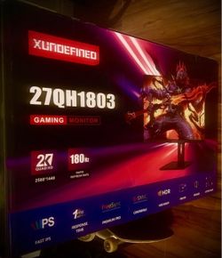 PC gaming monitor and streaming microphone