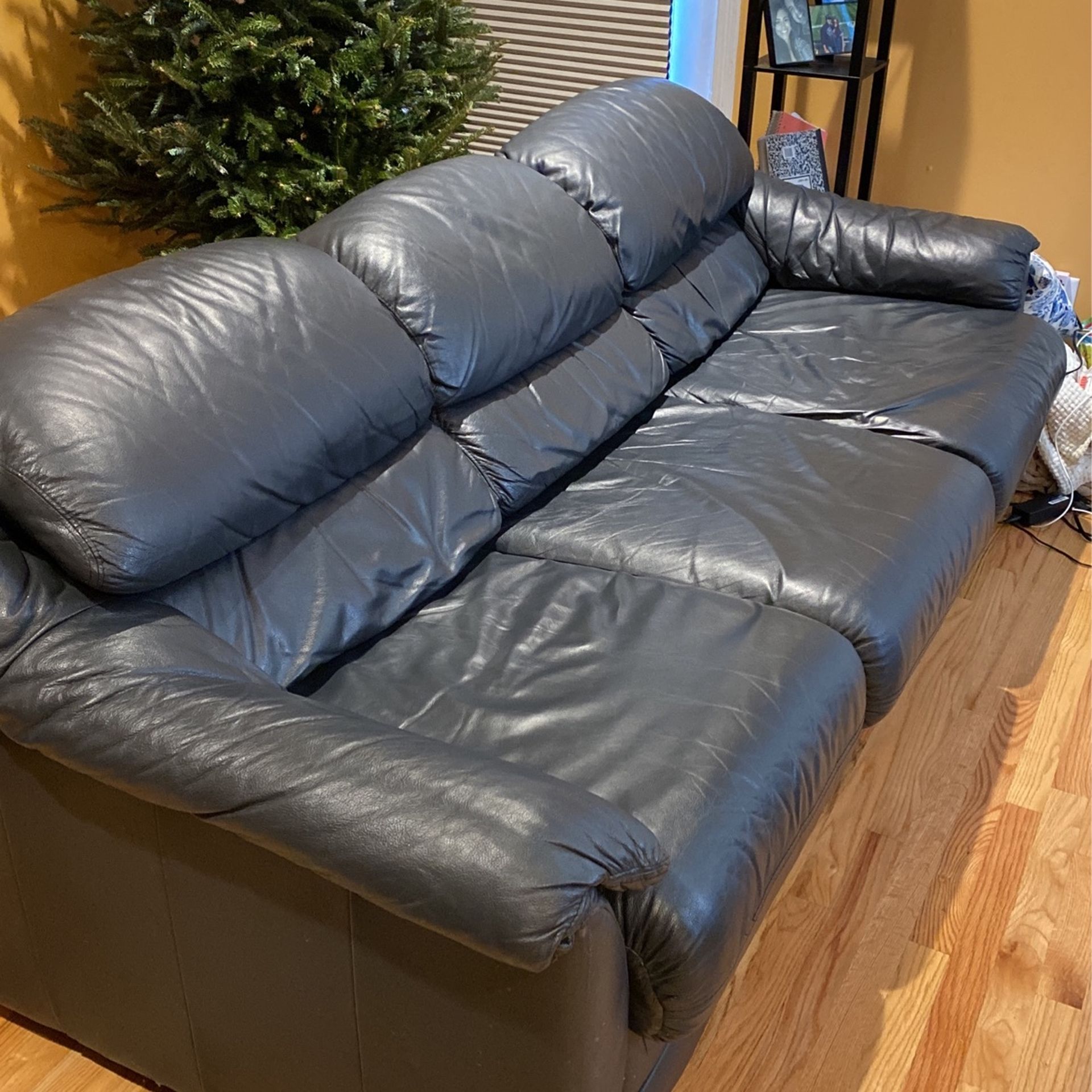 Leather Couch for Sale in Chicago, IL OfferUp