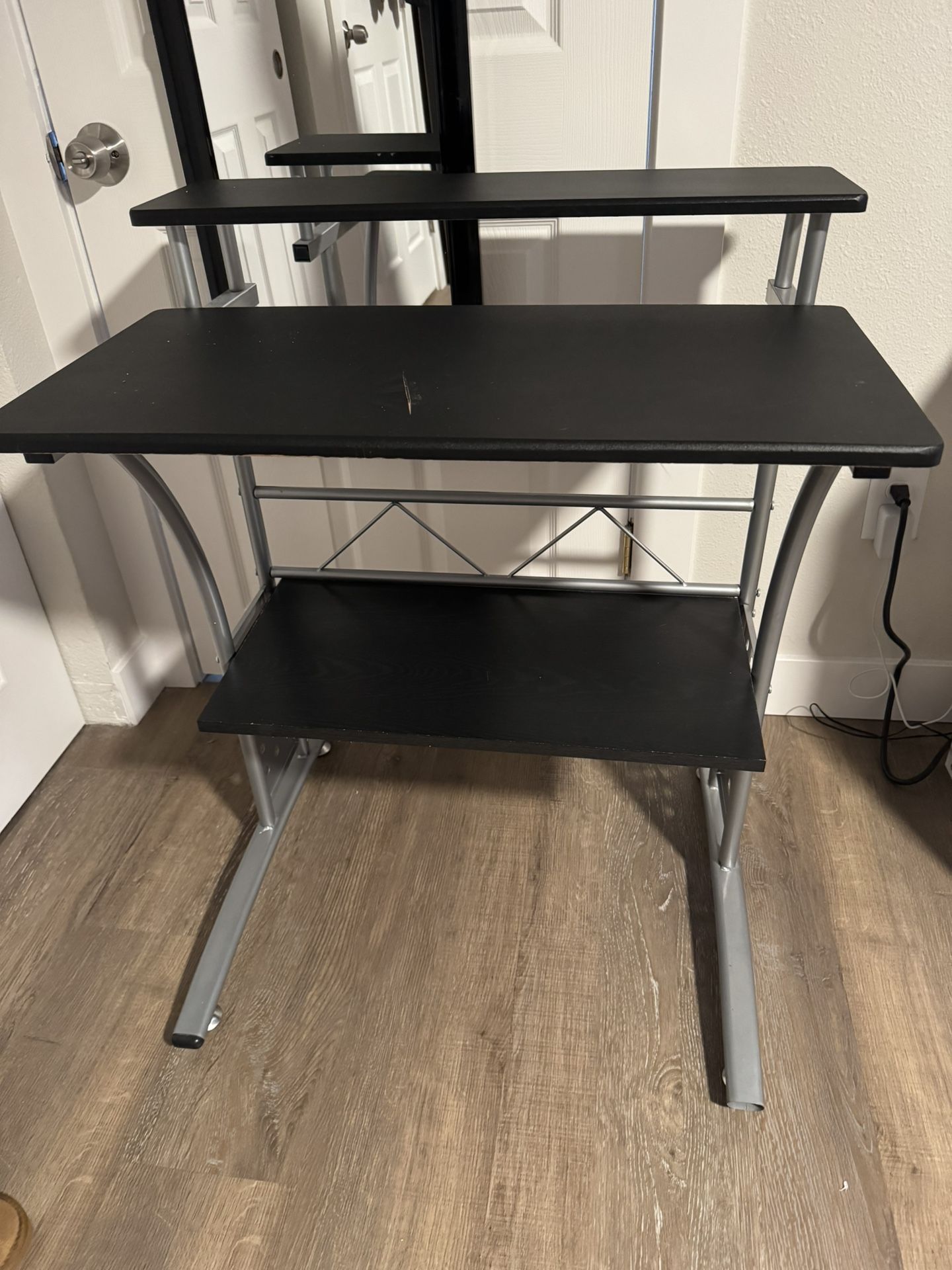 Black Desk