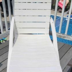 Patio Chaise Loungers 
