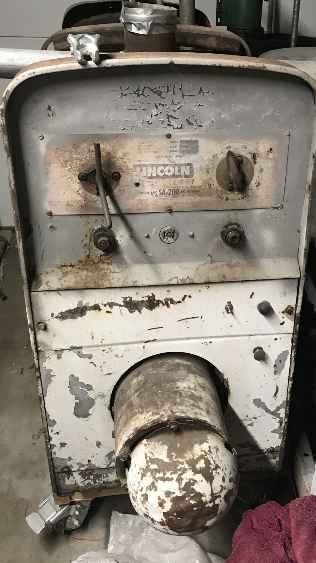 SA 200 Lincoln Welder (Red Face)