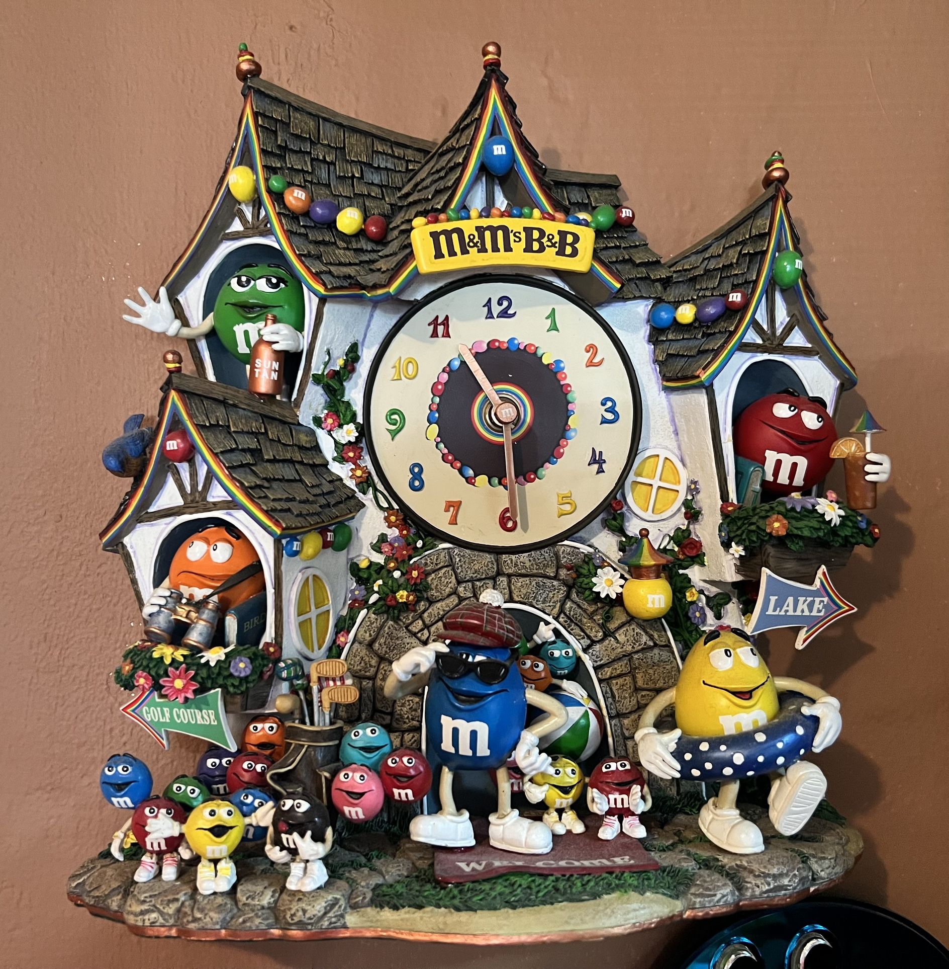 Danbury Mint M&M's Bed and Breakfast Clock Rare for Sale in Fort