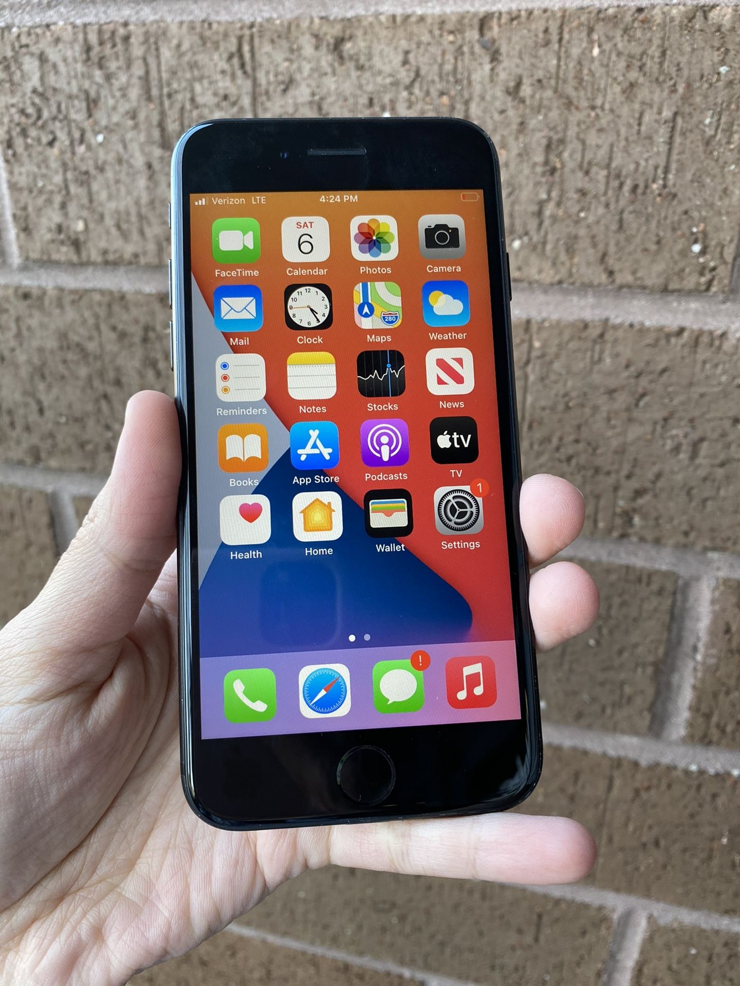 iPhone 7 - 32 GB - Unlocked For Worldwide Use