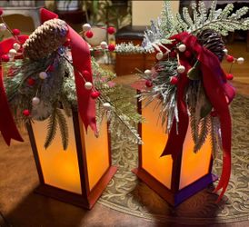 Pair of Christmas Decorative Lanterns with LED Lights. Read description 1st