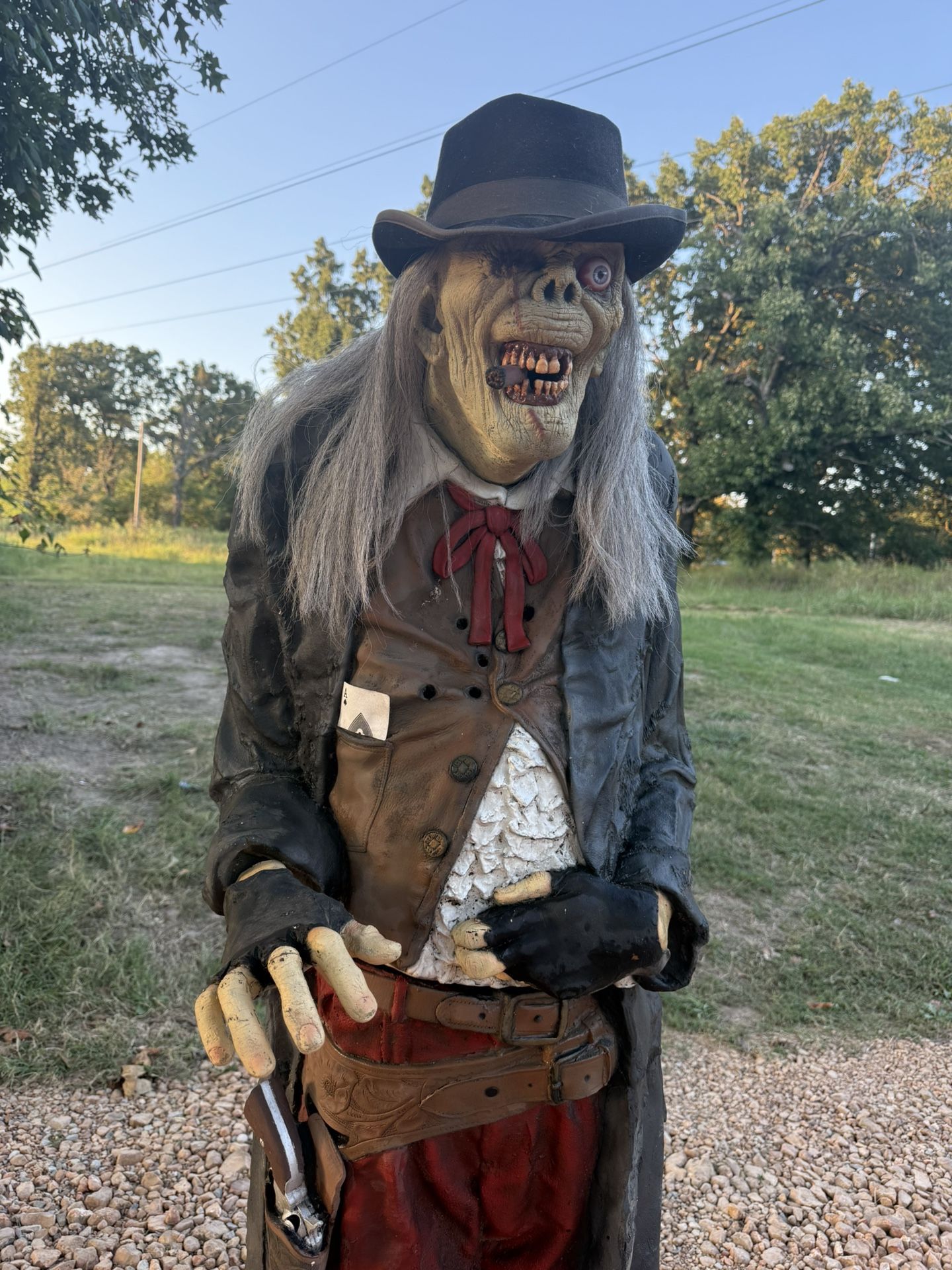 Old Deadeye Gunslinger Statue