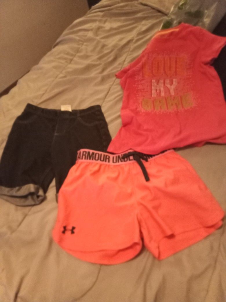 Little Girl Shorts Size 8 And Top Size 8 Barely Used Take All Three For $10