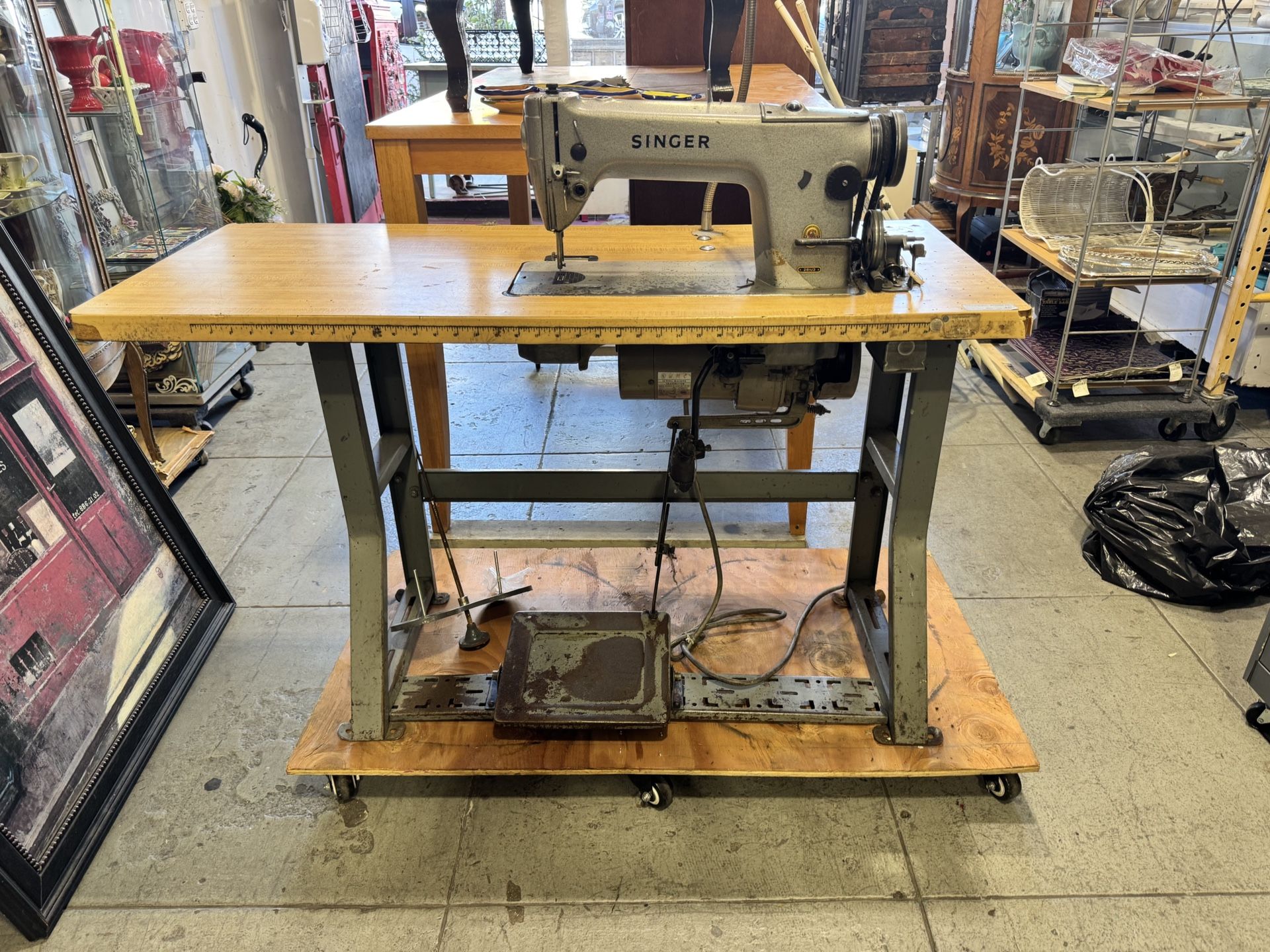 Vintage Singer 291U3 Industrial Sewing Machine – Heavy‑Duty Leather/Canvas On Table