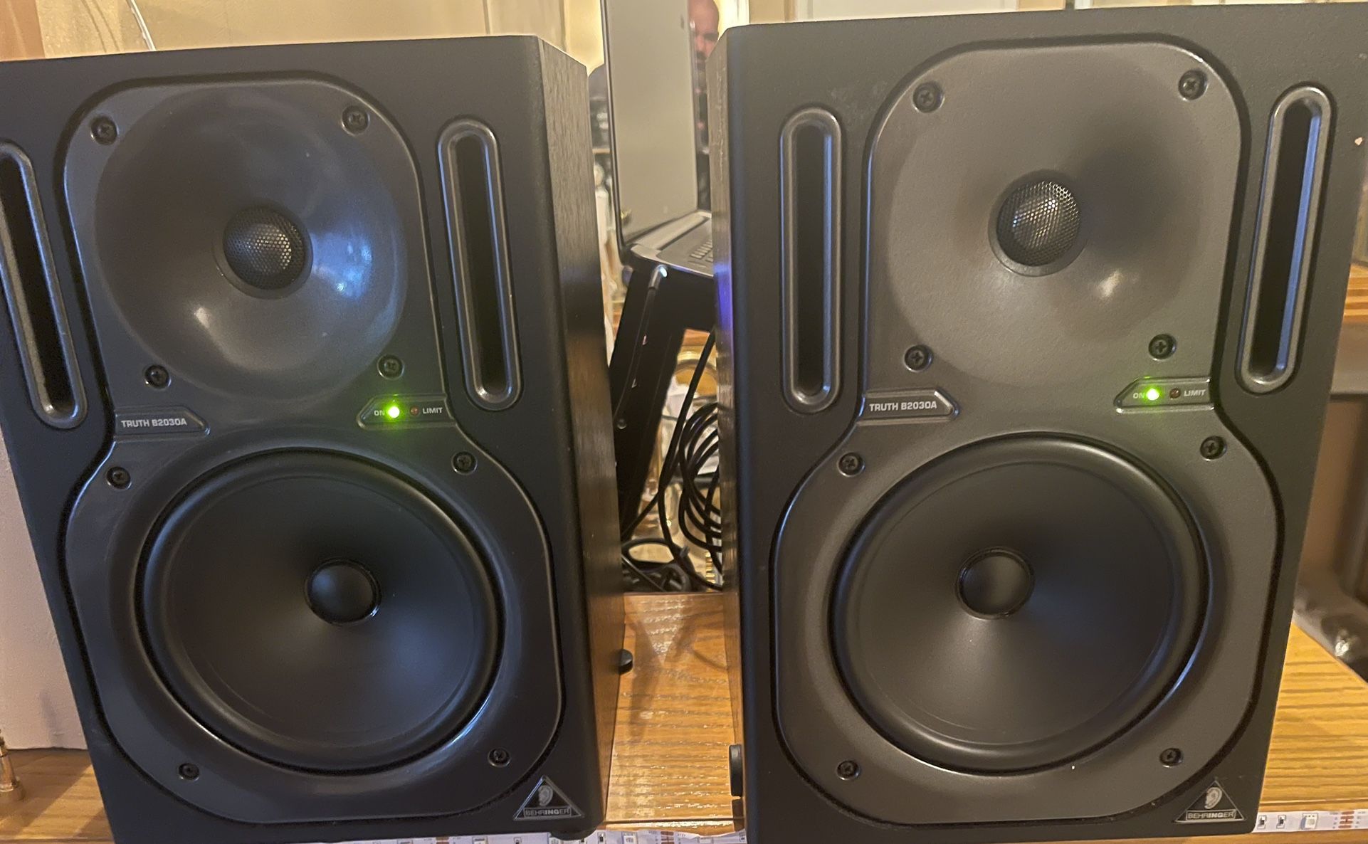 ベリンガースピーカー　B2030A TRUTH 2個 B2030A TRUTH - 製品一覧 - ベリンガー公式ホームページ