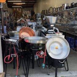 Cazos De Accero De Diferente Precios, Í De Differente Medida 