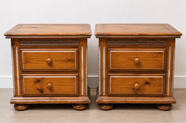 Set of 2 Nightstands - 2 Drawer