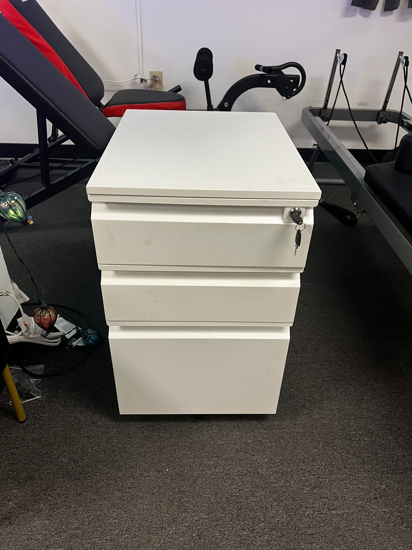 New 23.7”x17.2”x14.6” White 3 Drawers Filing Cabinet with Lock and Wheels File Cabinet Drawer