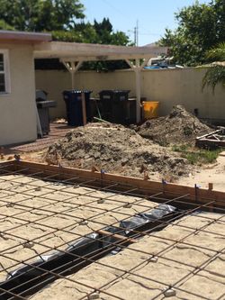 Clean Free dirt Pico Rivera