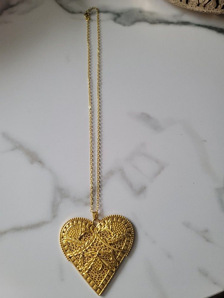 Artificial Gold Pandent With Chain