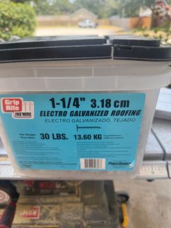 1-1/4-in Smooth Shank -galvanized Roofing Nails Container