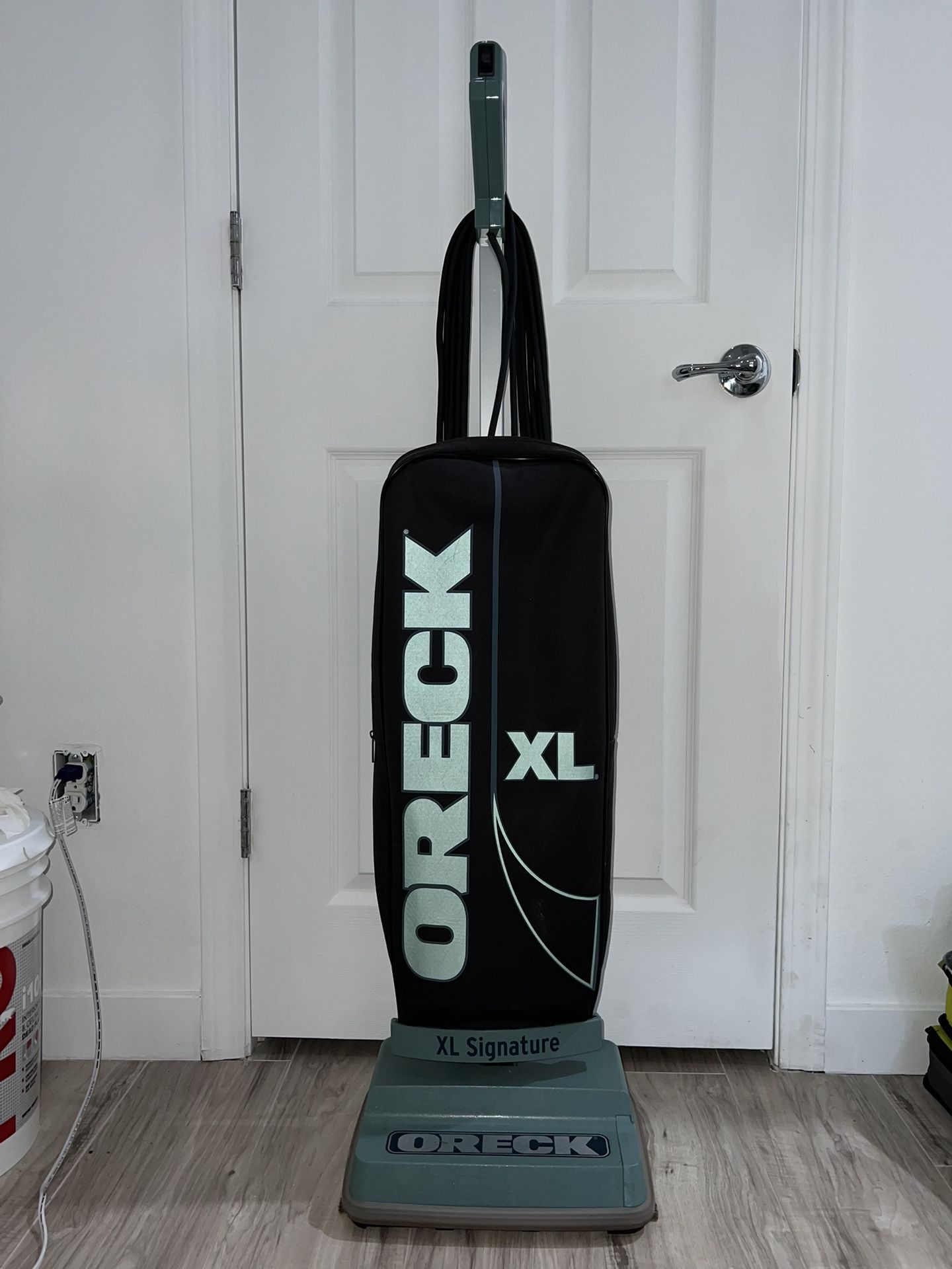 Oreck XL Signature Vacuum