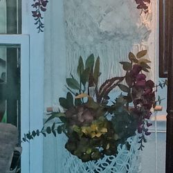 A Hanging Wall Macrame Floral Wall Decor