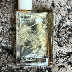 Burberry Her Perfume 